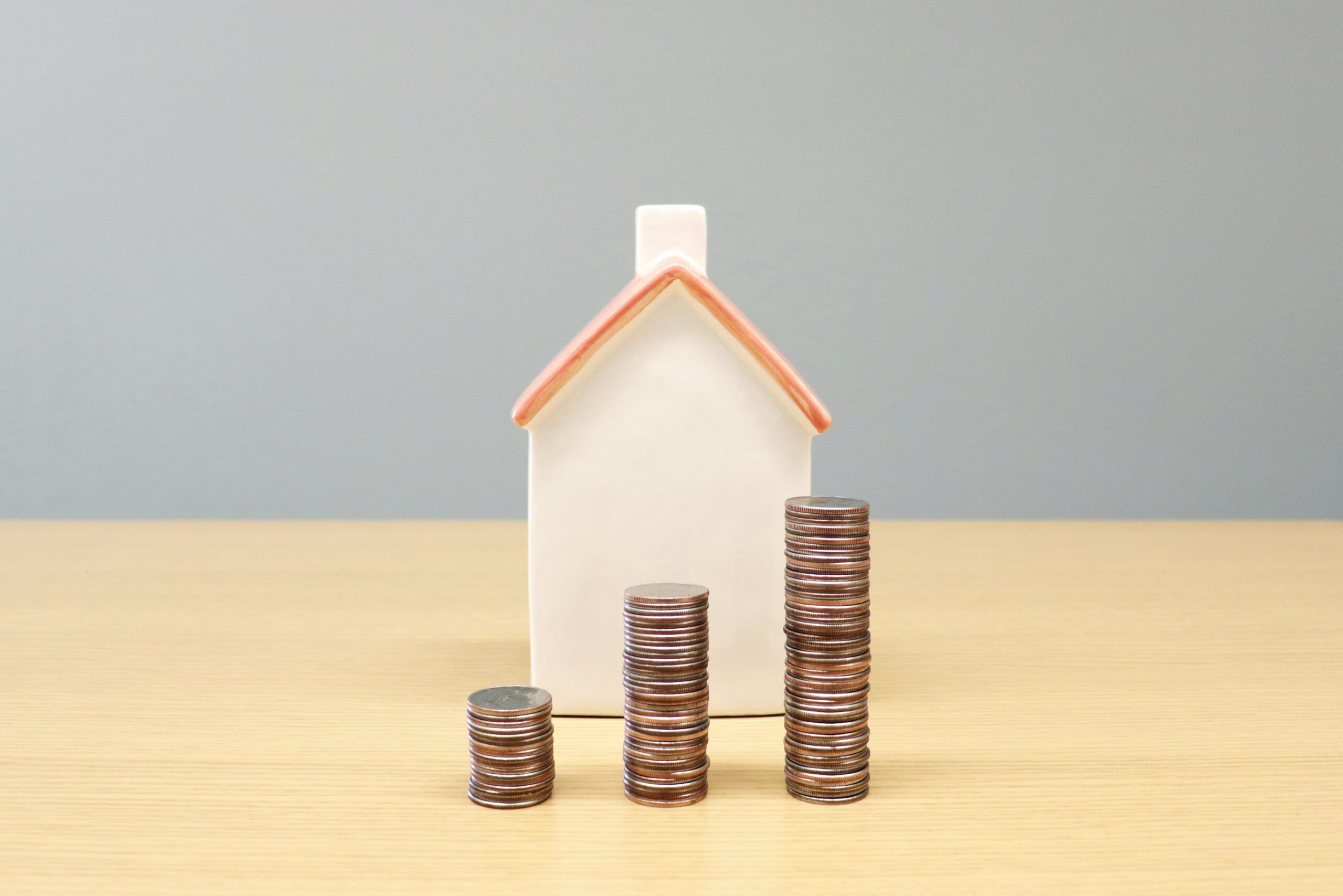Vastgoed vs. Beurs – Wat is de Slimste Keuze voor Jouw Geld?